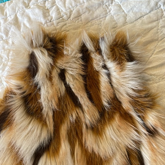 Lacey Lane Toddler's Faux Fur Vest. Super Cute. Very Good Condition. Size 2. - Picture 11 of 15